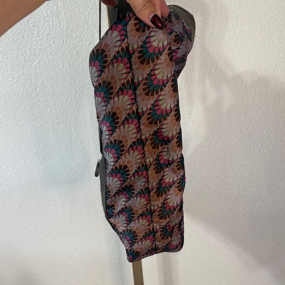 LeSportsac grey and Pink Patterned secure zip Tote - Picture 6 of 6